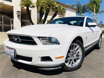 2012 Ford Mustang V6 Premium 2-Door Coupe