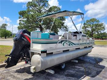 1996 Sweetwater Pontoon Boat 20FT
