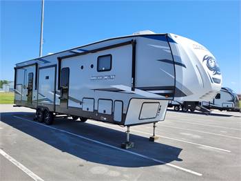 2021 Forest River Arctic Wolf Cherokee Fifth Wheel RV