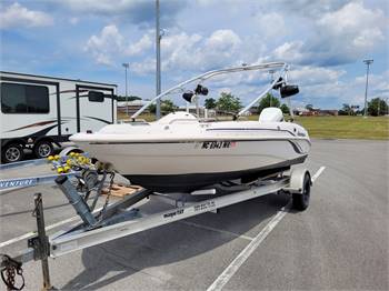 2001 Hurricane Deck Boat
