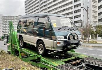 Mitsubishi Delica Star Wagon 4WD