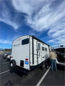 2022 Keystone Bullet Ultra Lite RV/camper for sale