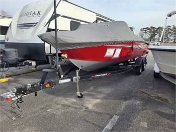 2021 Tracker Marine Targa V-18 COMBO Boat