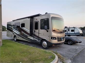 2017 Holiday Rambler Vacationer Motorcoach RV