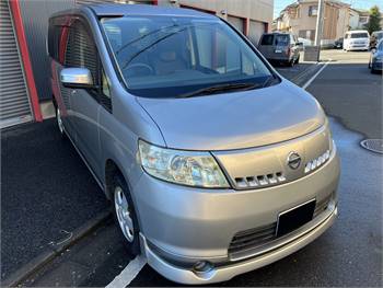 Nissan SERENA 2-0RX (4WD) 