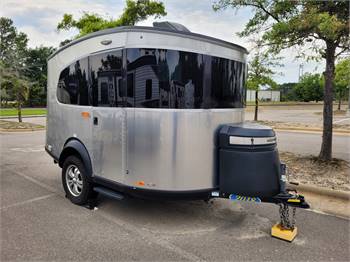 2018 BaseCamp Airstream Camper RV