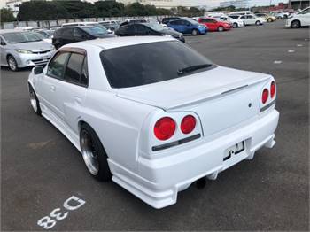 Nissan Skyline 2000