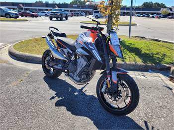 2022 KTM 890 Bike