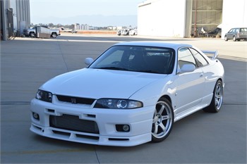 How to Buy and Store a JDM Car Overseas - 1995 Nissan Skyline GT-R 