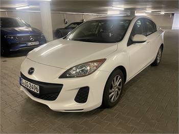White Mazda3 US Spec