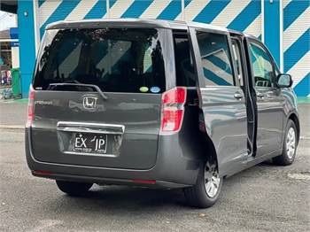 2011 Honda Stepwagon Spada