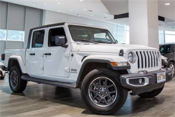 2021 Jeep Gladiator V6 8.4" screen Overland
